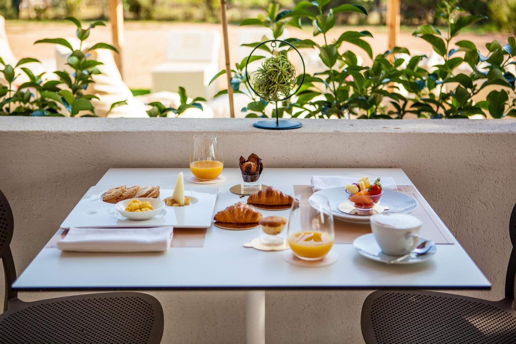 Noha Lifestyle Hotel - Adults Only Pula Buitenkant foto